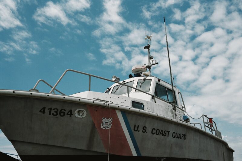 Guardia Costera de EE.UU. repatria a 31 balseros cubanos
